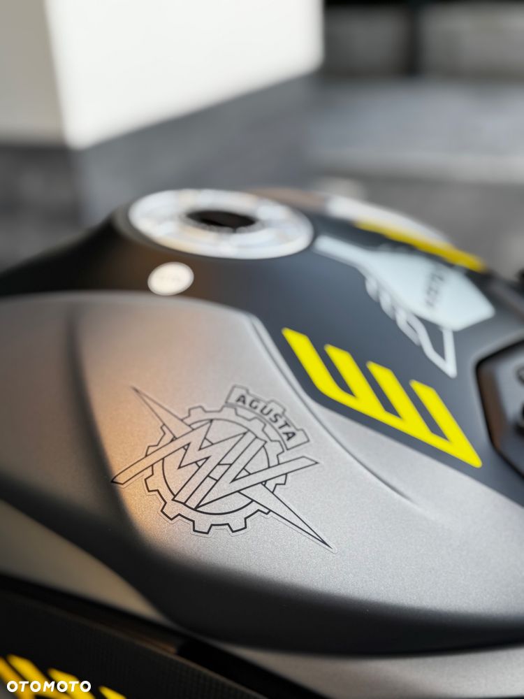 MV AGUSTA RUSH - 8