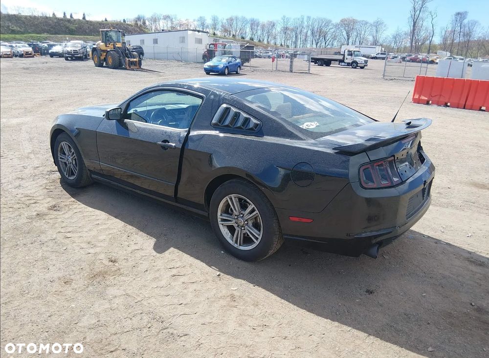 Ford Mustang 3.7 V6 Premium - 5