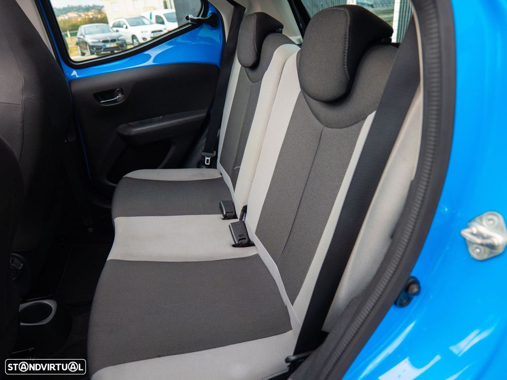 Toyota Aygo 1.0 X-Wave - 23