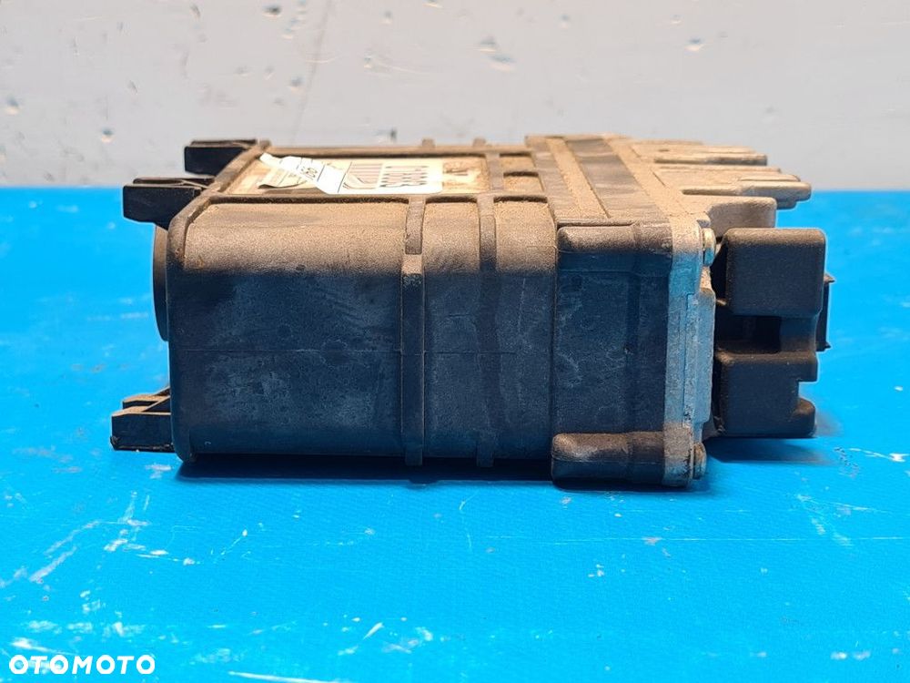 VW GOLF 3 STEROWNIK SILNIKA 032906030R - 4