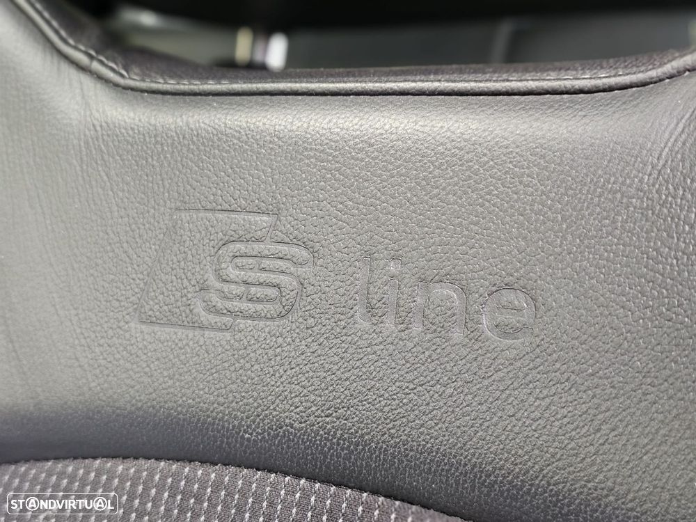 Audi A1 Sportback 1.6 TDi S-line S tronic - 12