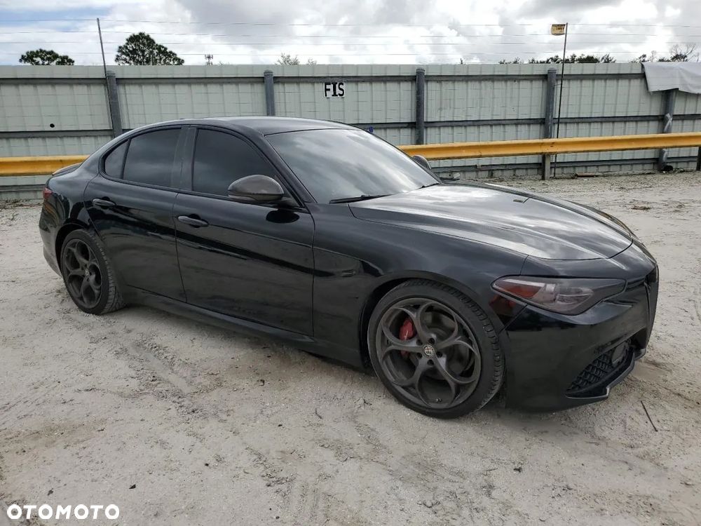 Alfa Romeo Giulia 2.0 Turbo 16V AT8-Q4 Ti - 1