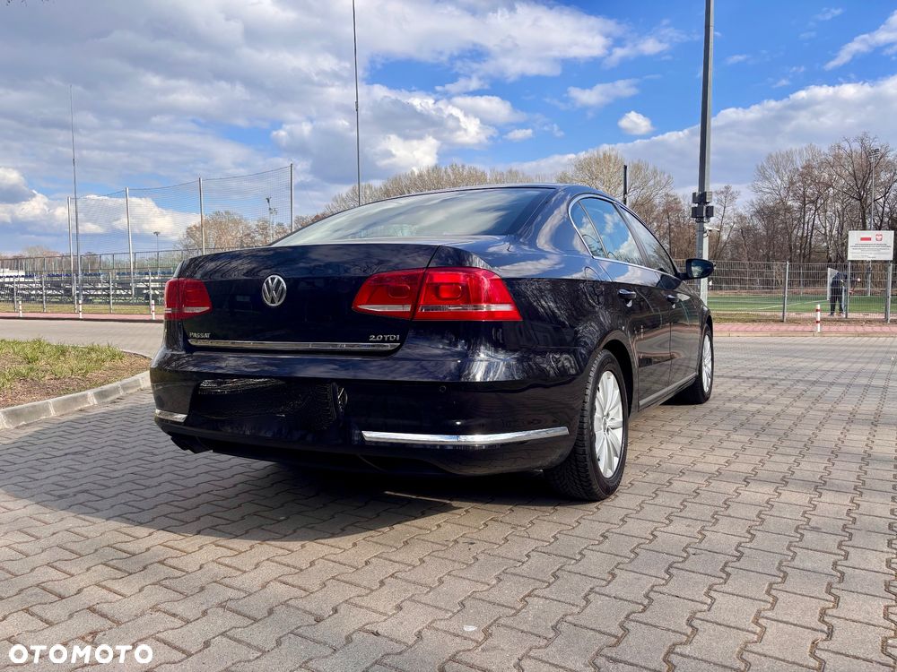 Volkswagen Passat 2.0 TDI Comfortline DSG - 14