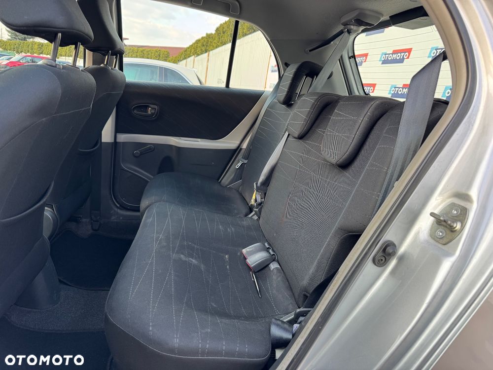 Toyota Yaris 1.3 VVT-i Sol - 10