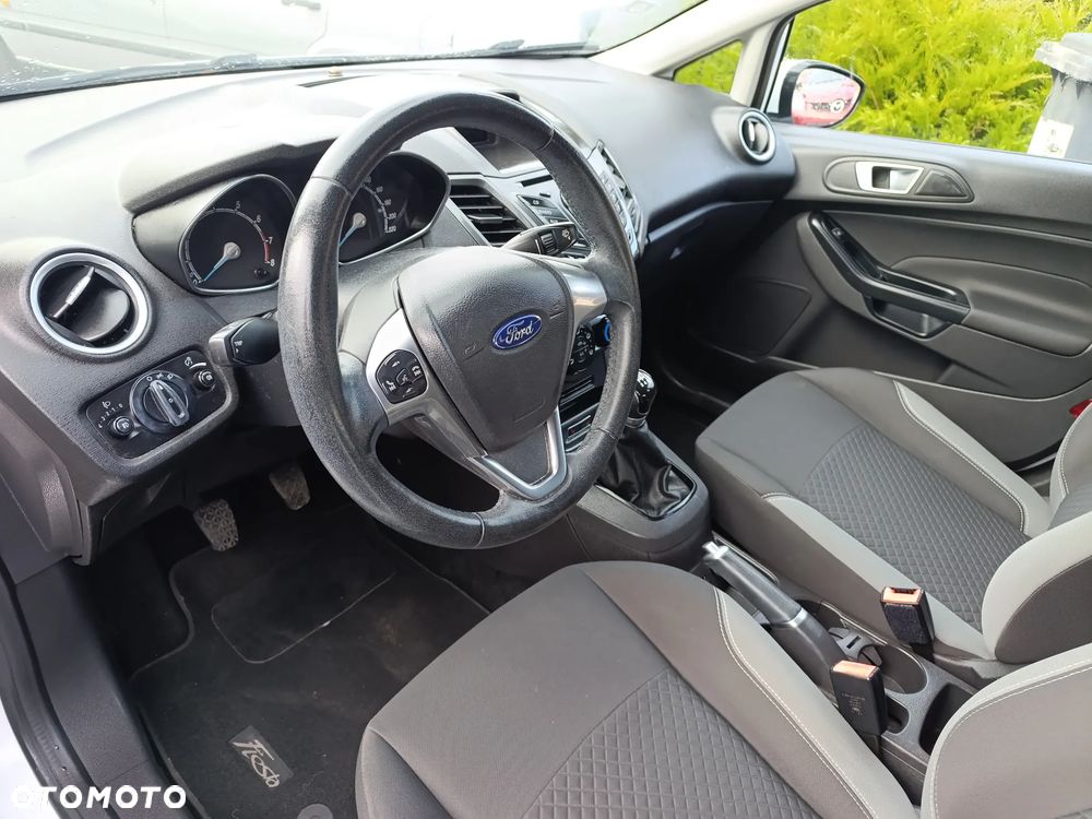 Ford Fiesta - 12