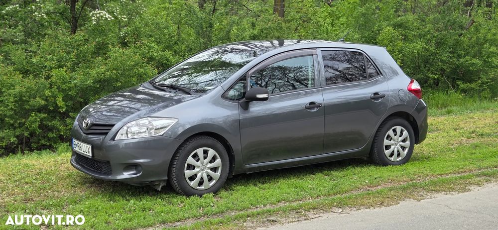 Toyota Auris 1.3 Dual VVT-i Terra - 1