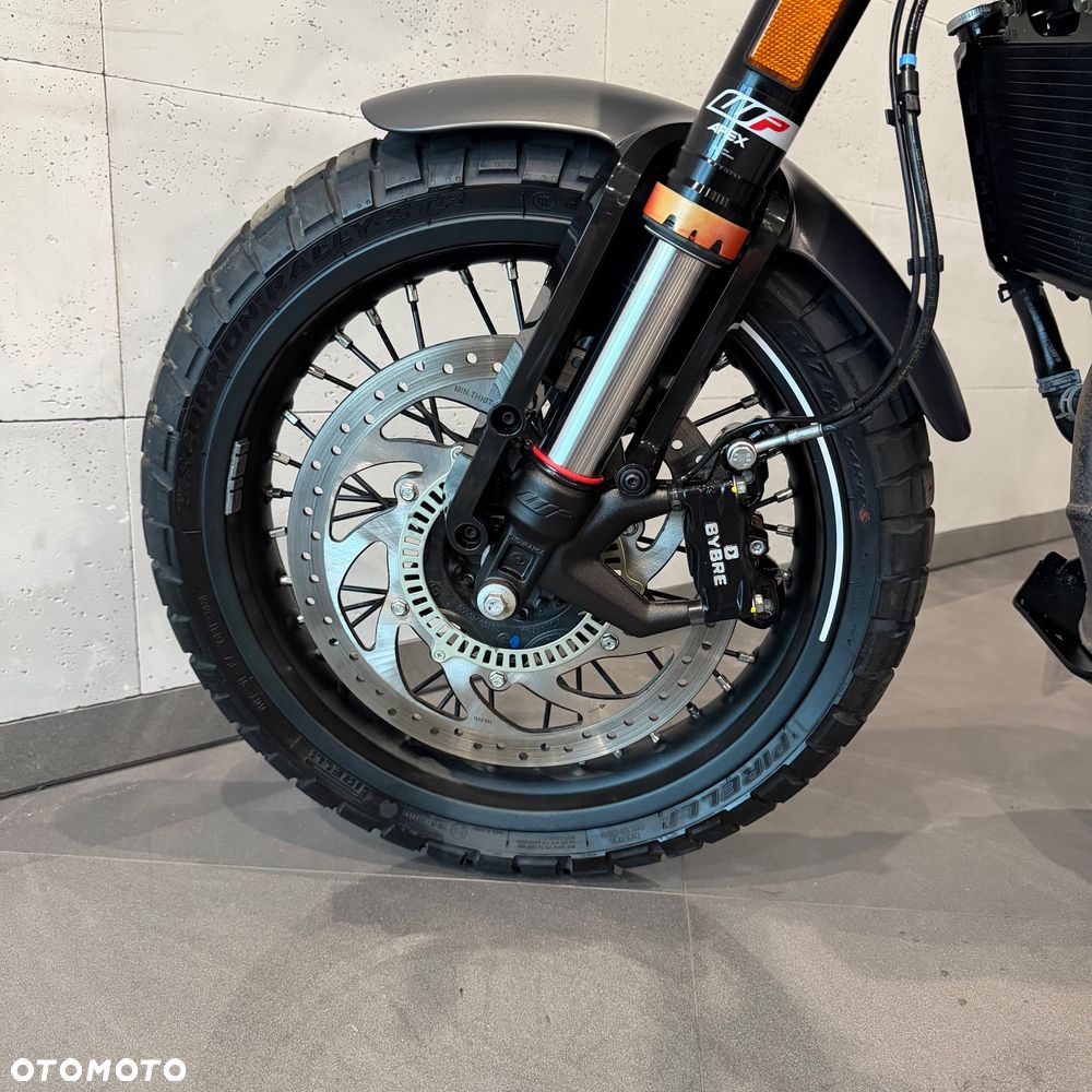 Husqvarna Svartpilen - 16