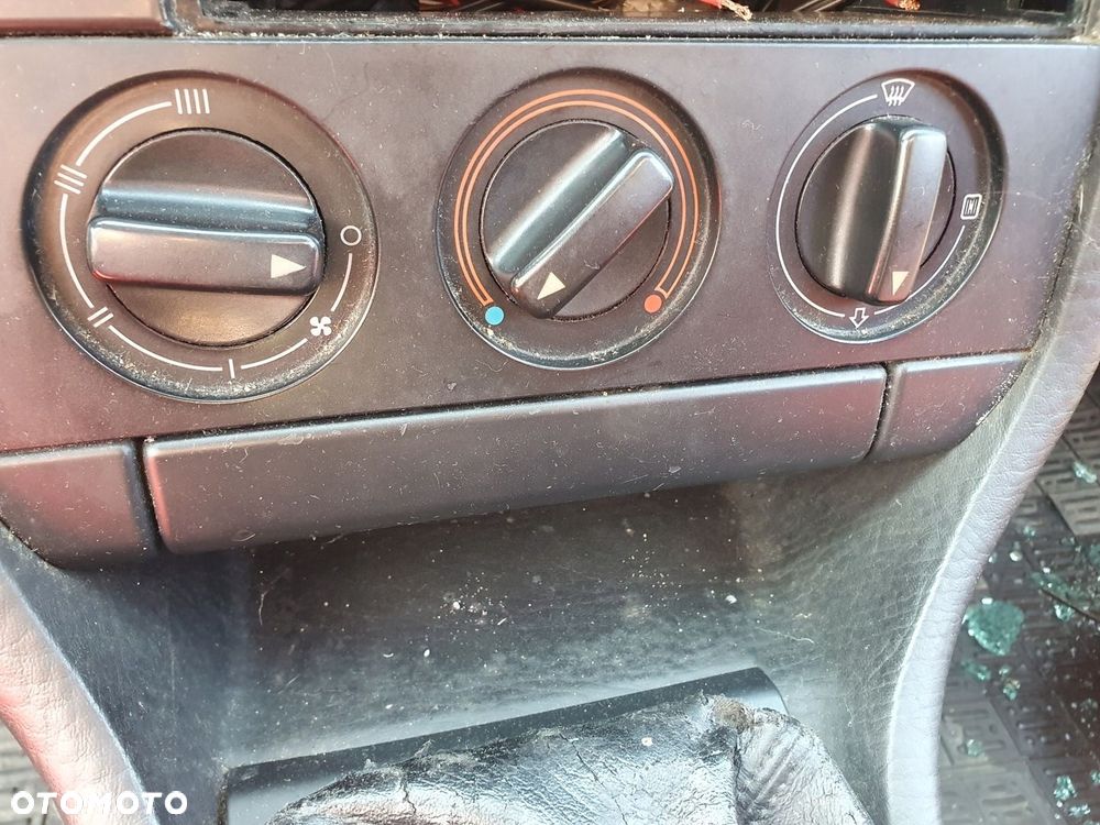 BOCZEK lewy kierowcy AUDI 100 cygaro kombi kwadraciak 1.6 1.8 benz ŁADNY - 11