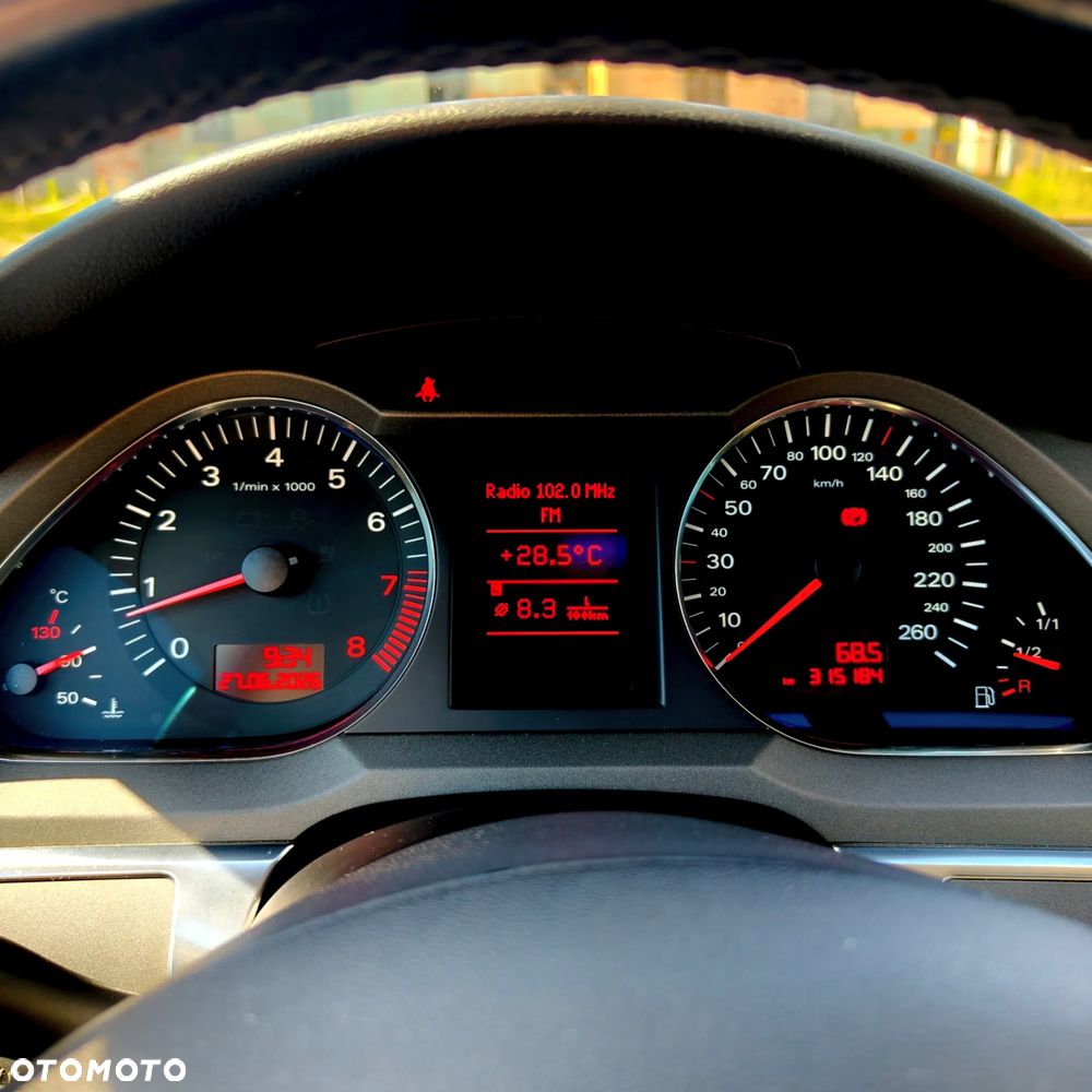 Audi A6 Limousine 2.4 - 36