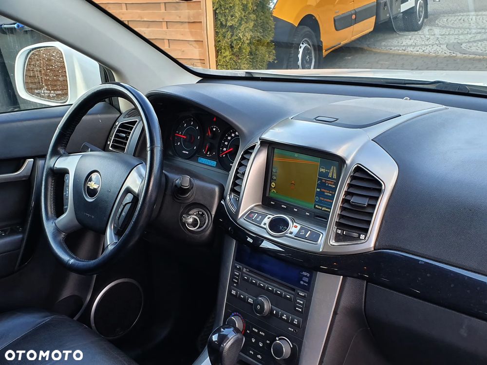 Chevrolet Captiva 2.2 D LTZ - 12
