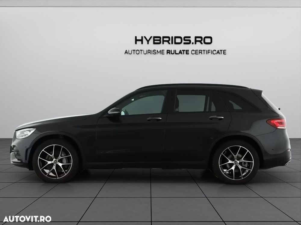 Mercedes-Benz GLC 300 e 4Matic 9G-TRONIC AMG Line - 3