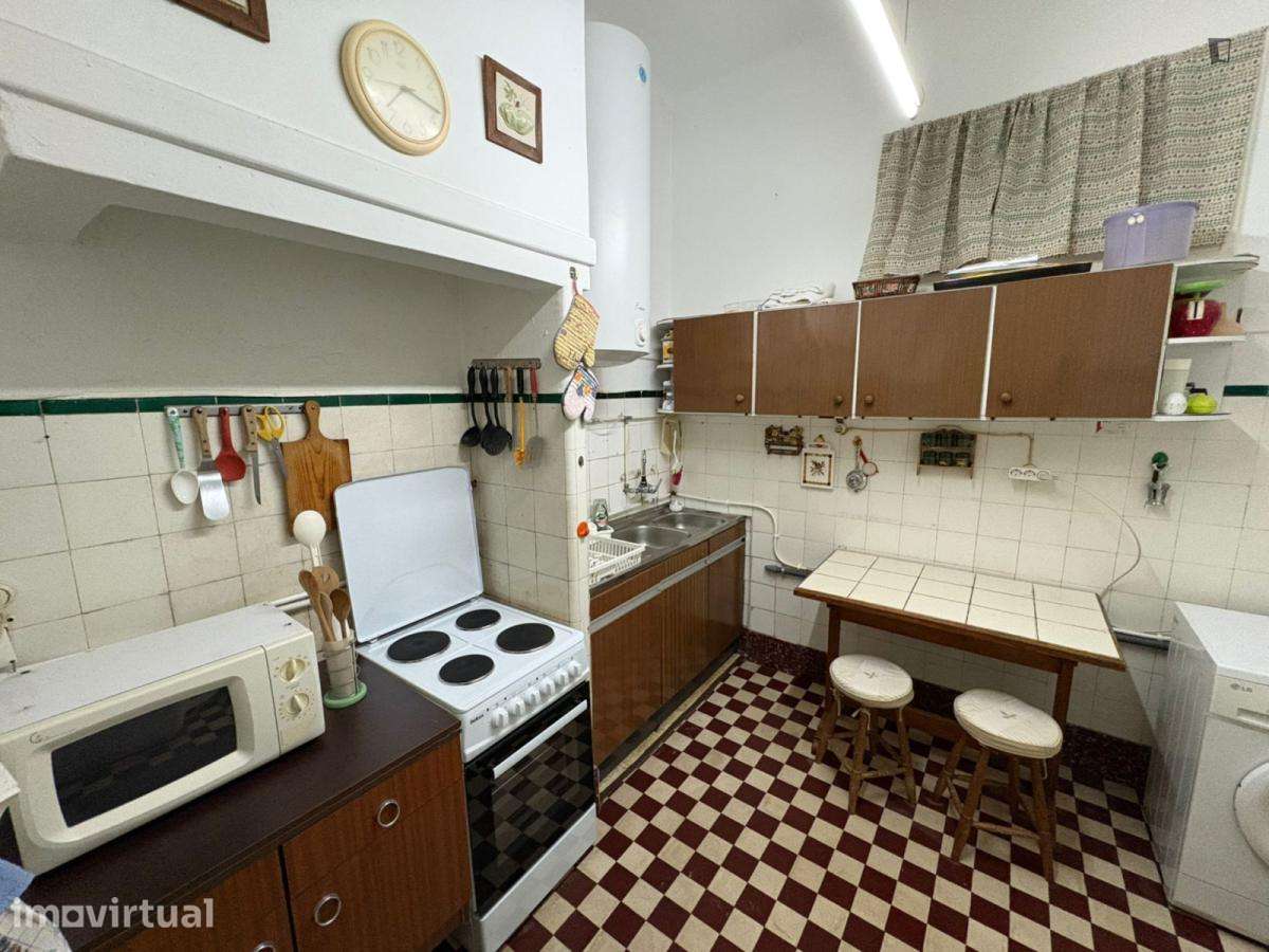 Quarto - localizado em Montes Claros Coimbra - Grande imagem: 2/4
