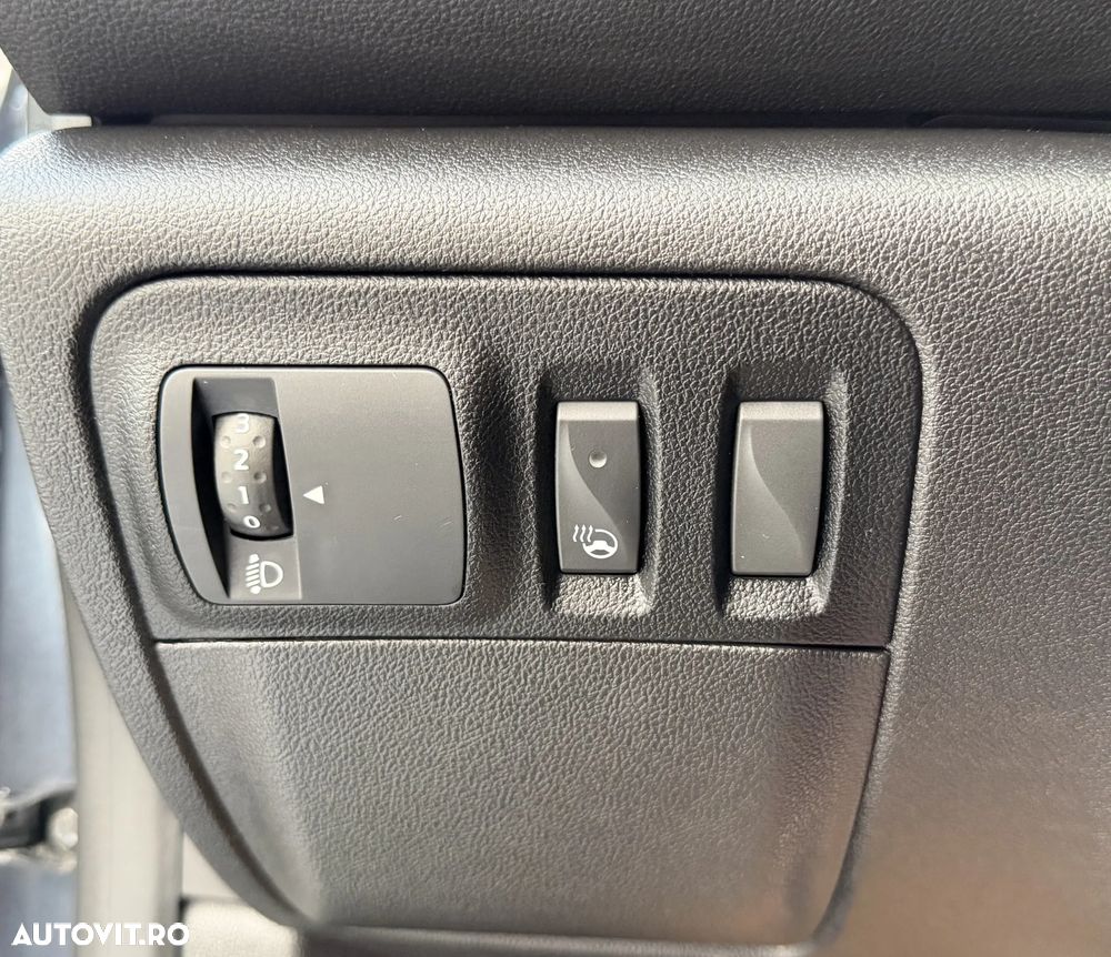 Renault Megane ENERGY TCe Business - 32