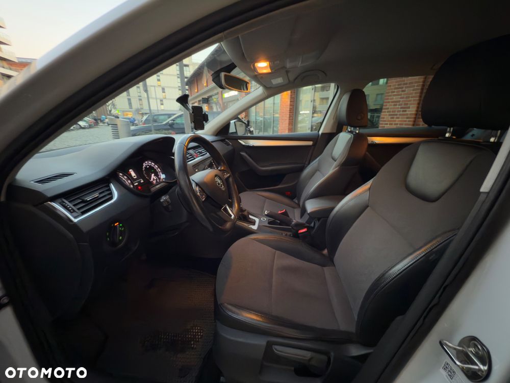 Skoda Octavia 1.6 TDI SCR Style DSG - 19
