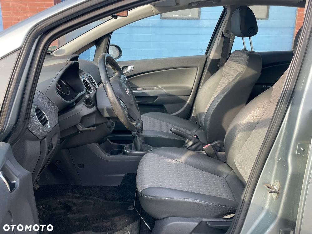 Opel Corsa 1.4 16V Innovation - 2