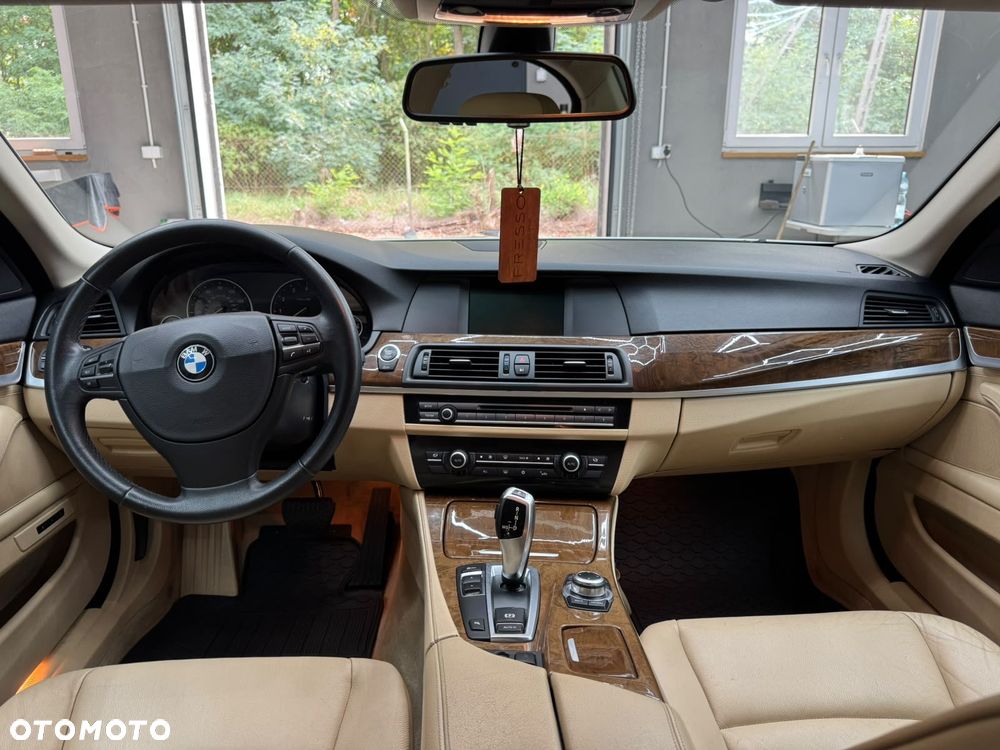 BMW Seria 5 528i xDrive Modern Line - 7