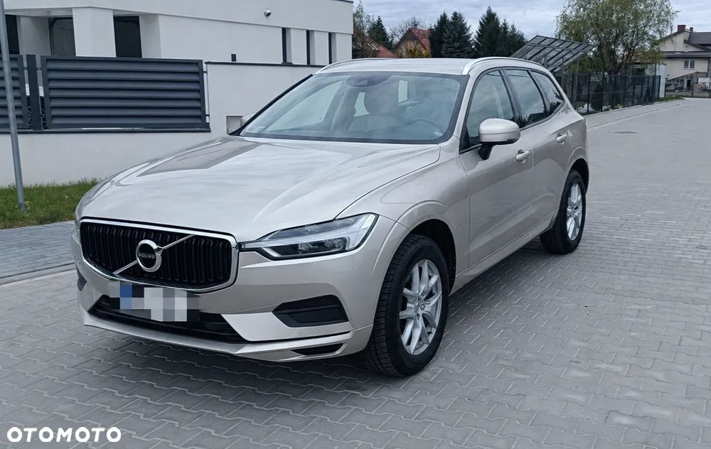 Volvo XC 60 T4 Momentum - 1