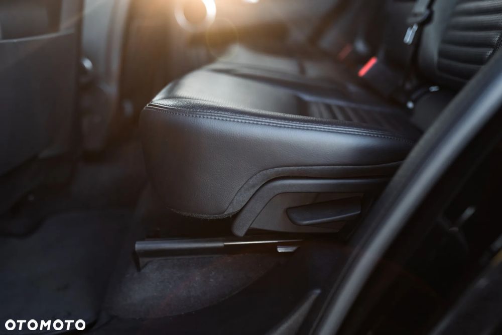 Land Rover Discovery Sport - 23