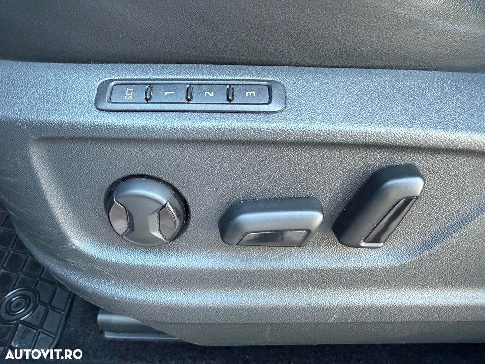 Skoda Karoq 2.0 TDI SCR 4x4 DSG Sportline - 27