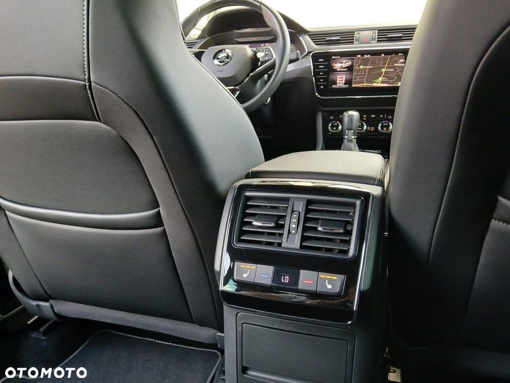 Skoda Superb 2.0 TDI SCR 4x4 Sportline DSG - 27