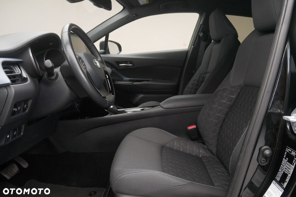 Toyota C-HR - 12