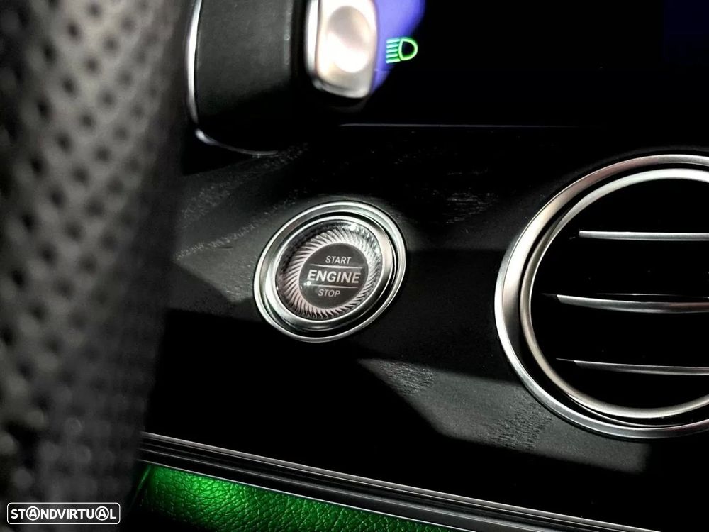 Mercedes-Benz E 300 de 4Matic 9G-TRONIC AMG Line - 26