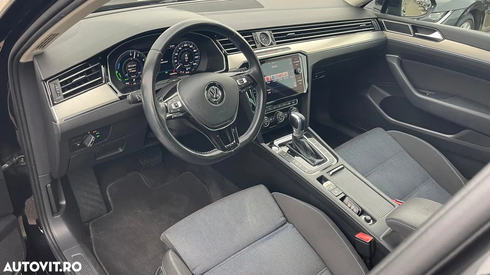 Volkswagen Passat GTE - 10
