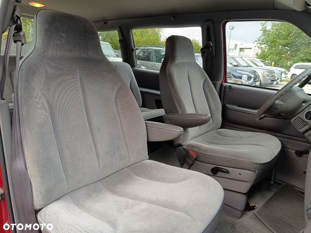 Plymouth Voyager - 9