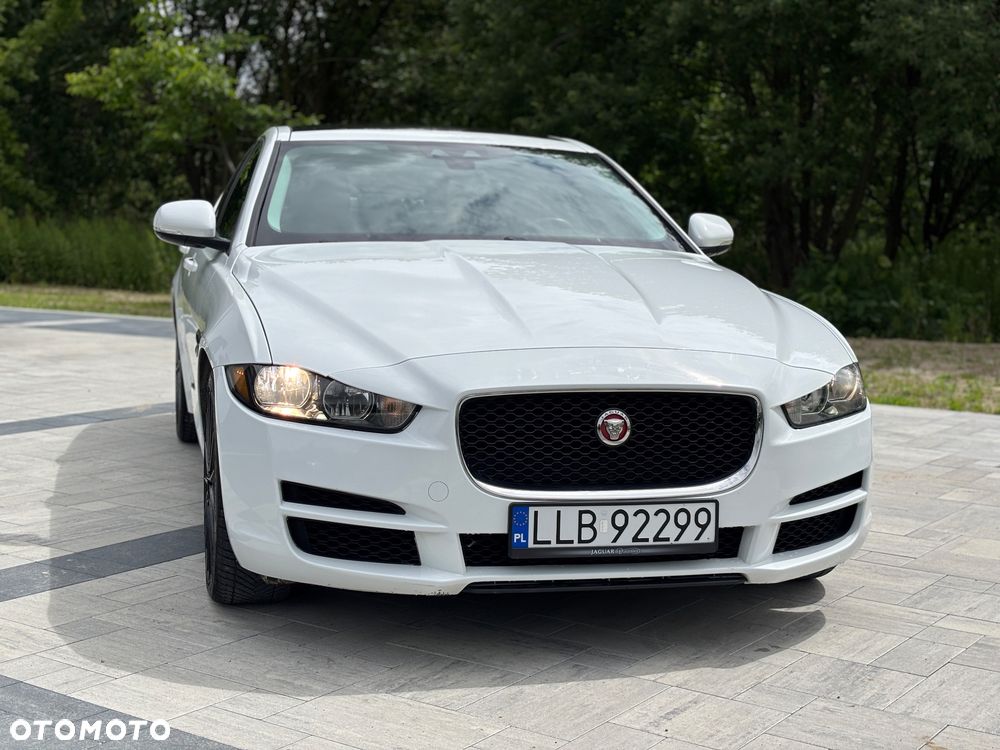 Jaguar XE 2.0 T Prestige - 15