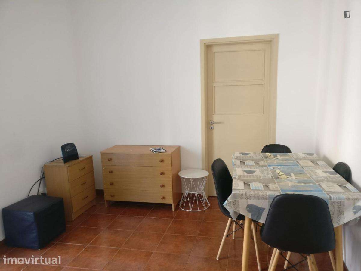 Quarto - localizado em Montes Claros Coimbra - Grande imagem: 4/18
