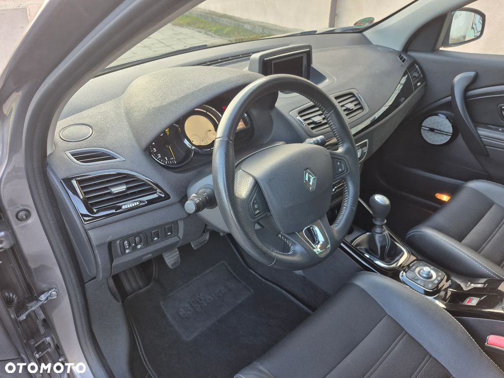 Renault Megane Grandtour ENERGY TCe 130 Start & Stop Bose Edition - 19