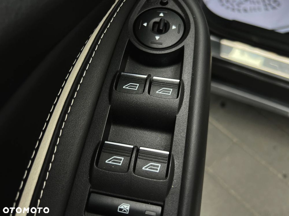 Ford Kuga 2.0 TDCi 4x4 Vignale - 32