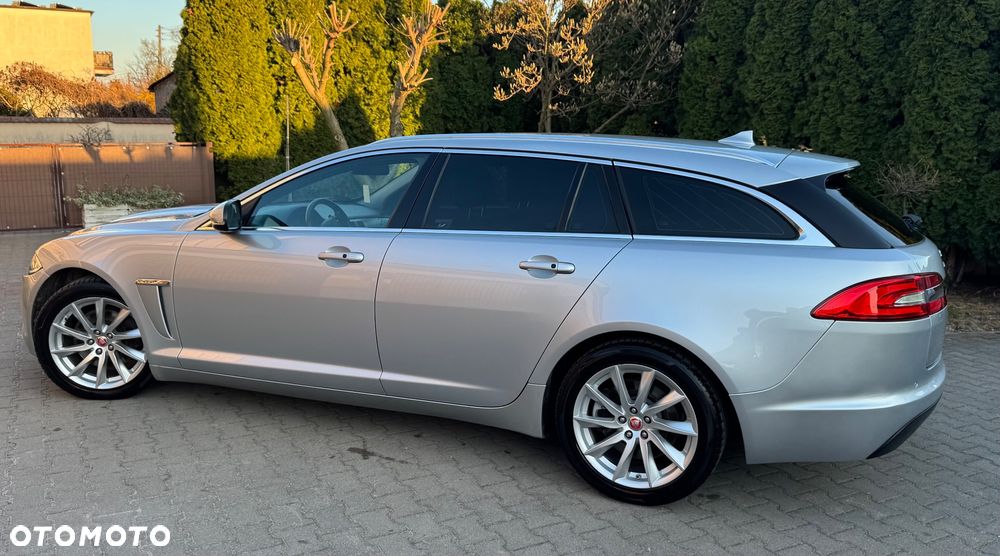 Jaguar XF 2.2 D Premium Luxury - 3