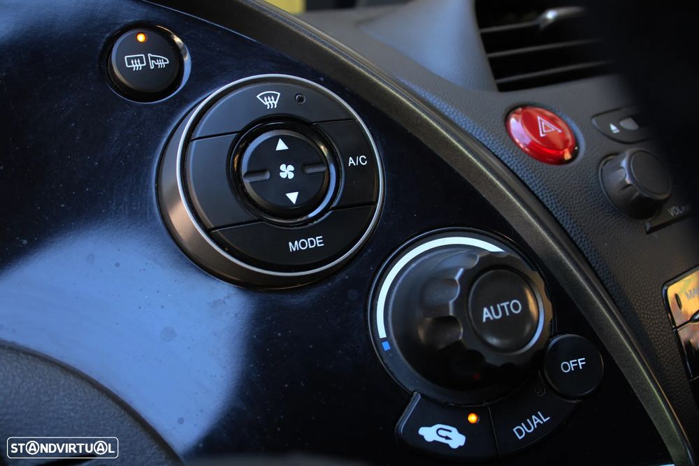 Honda Civic 1.8 Executive NAVI - 39