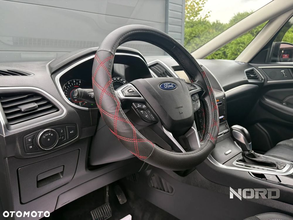 Ford S-Max 2.0 TDCi 4WD Titanium PowerShift - 12