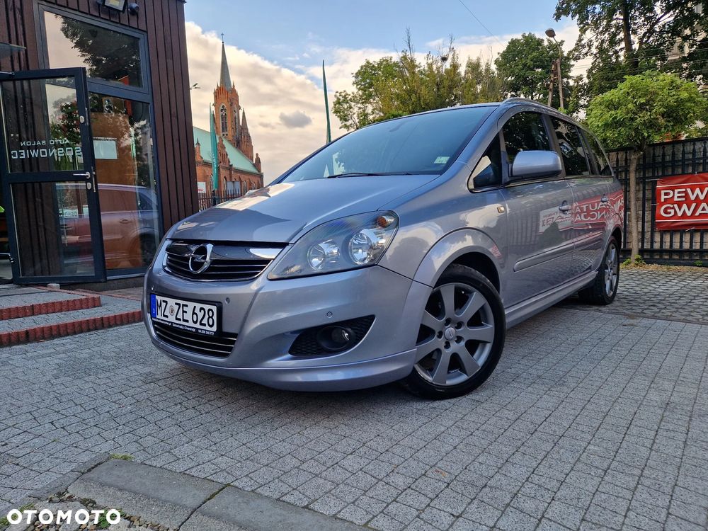 Opel Zafira 1.8 Cosmo - 1