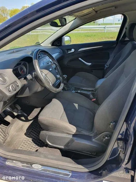 Ford Mondeo Turnier 2.0 Ghia - 4