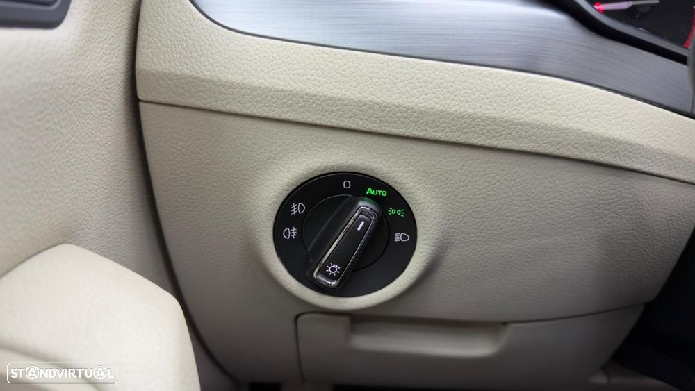 Skoda Superb Break 2.0 TDI Style DSG - 18