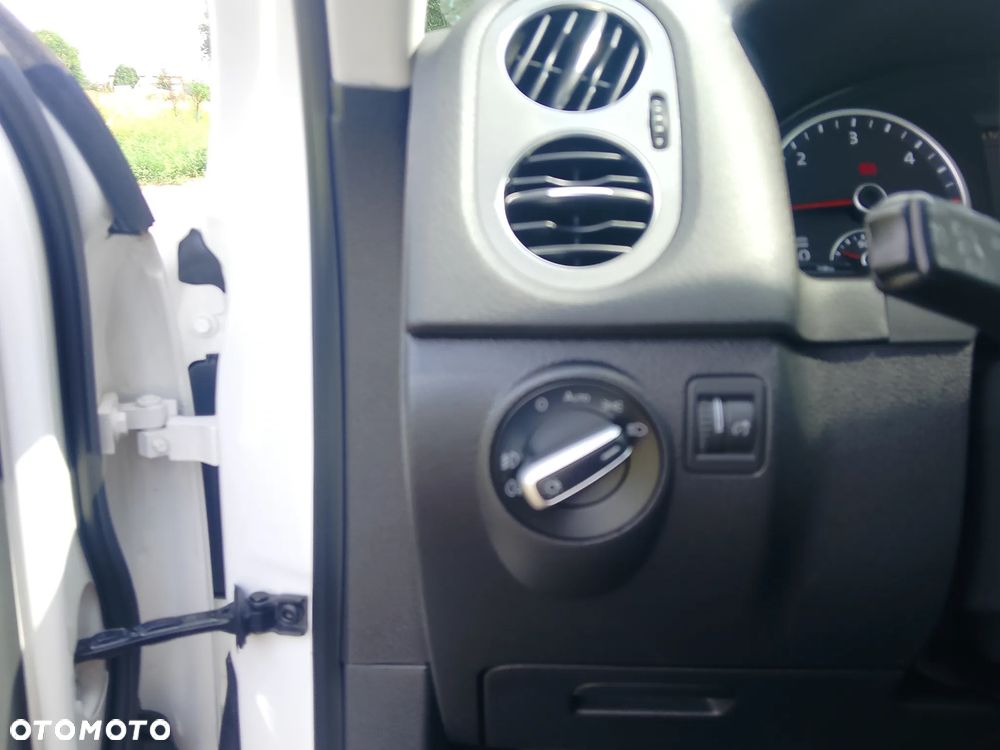 Volkswagen Tiguan - 24