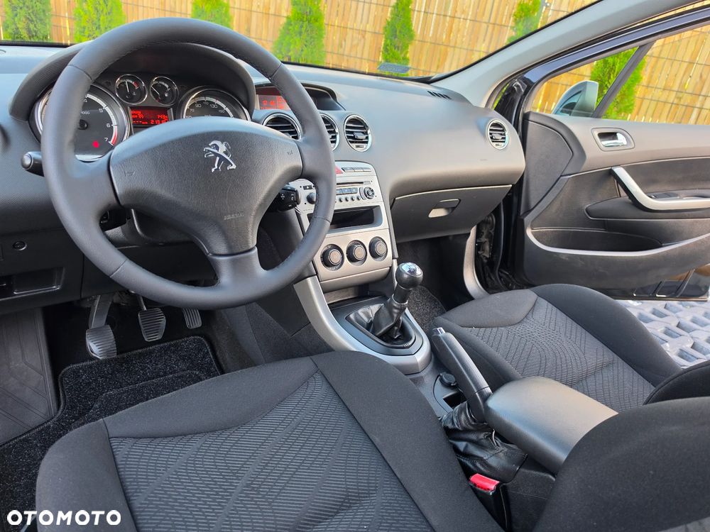 Peugeot 308 100 VTi Urban Move First Edition - 21