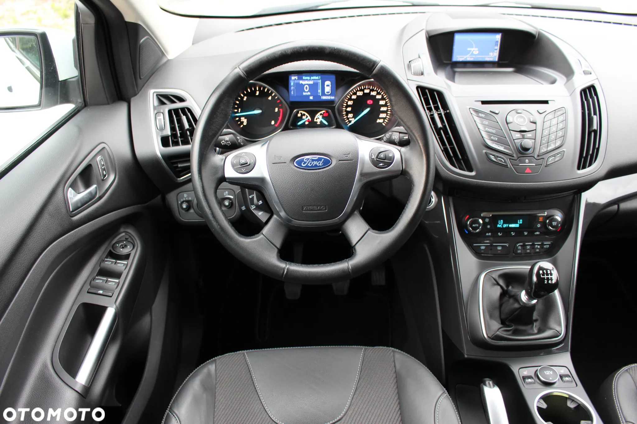 Ford Kuga 2.0 TDCi 2x4 Titanium - 13