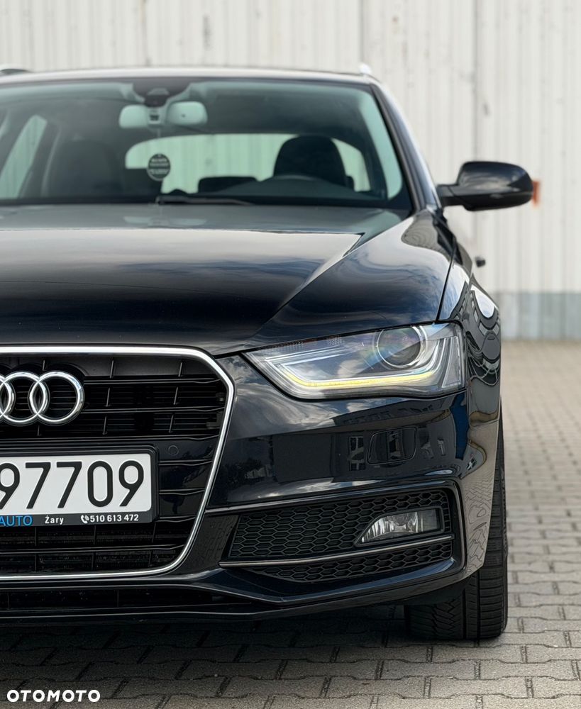 Audi A4 Avant 2.0 TDI DPF clean diesel multitronic S line Sportpaket - 28