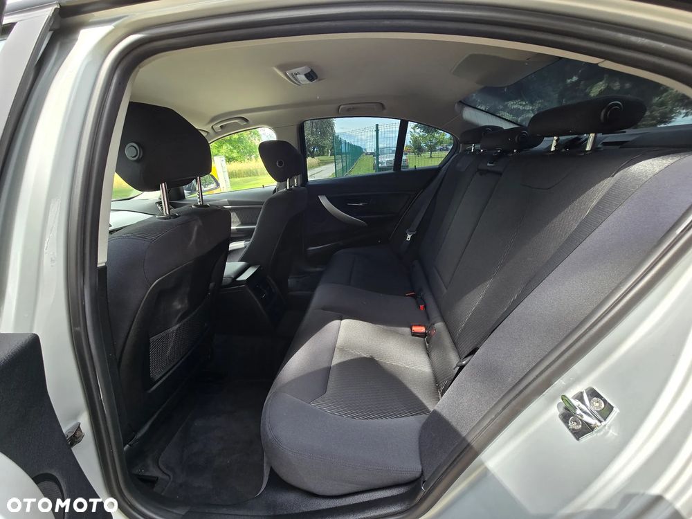 BMW Seria 3 - 11