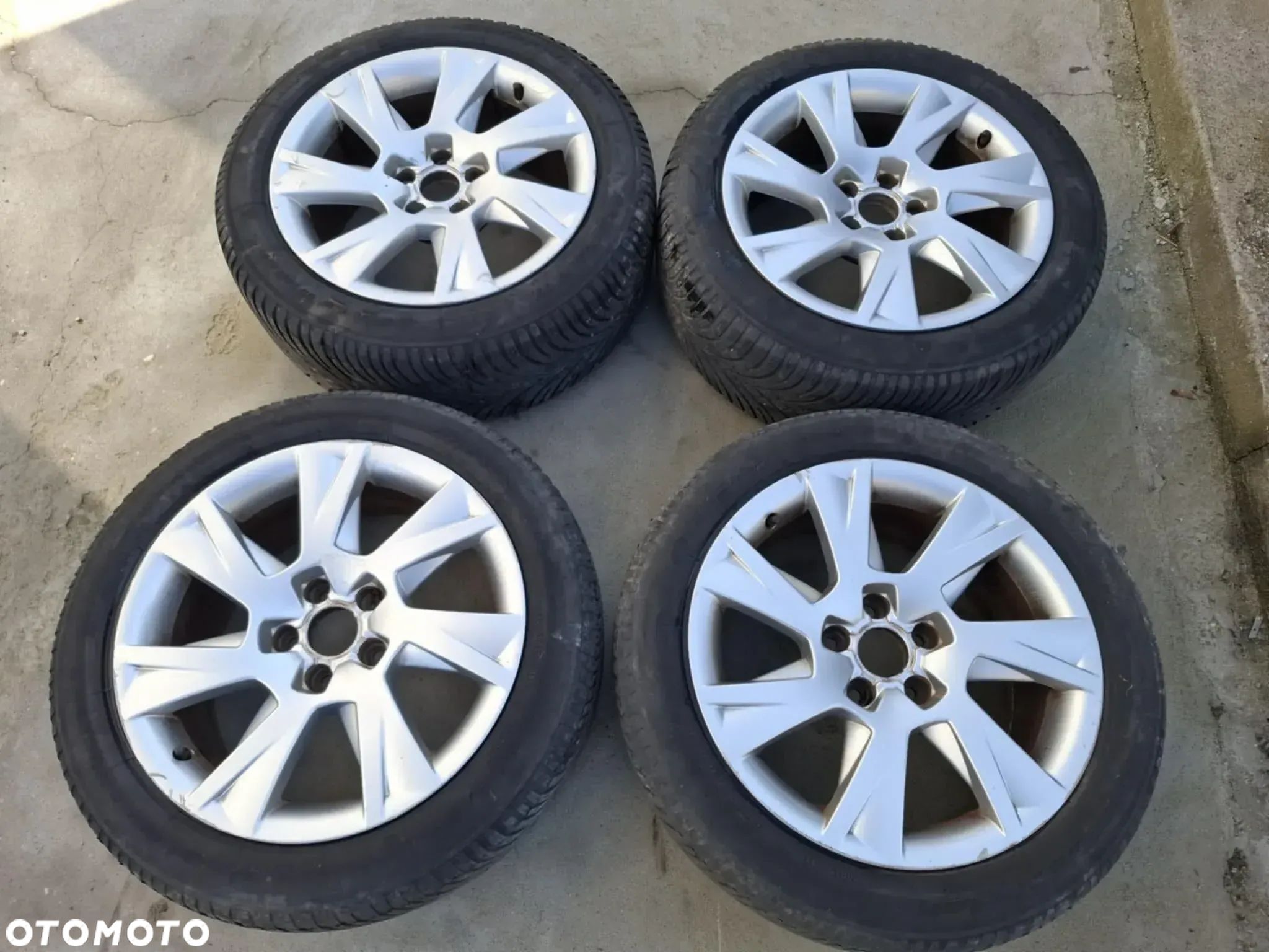 Koła Koło Felgi Felga  Aluminiowe Aluminiowa 8T0601025C R17 5x112 ET28 Audi OE - 1