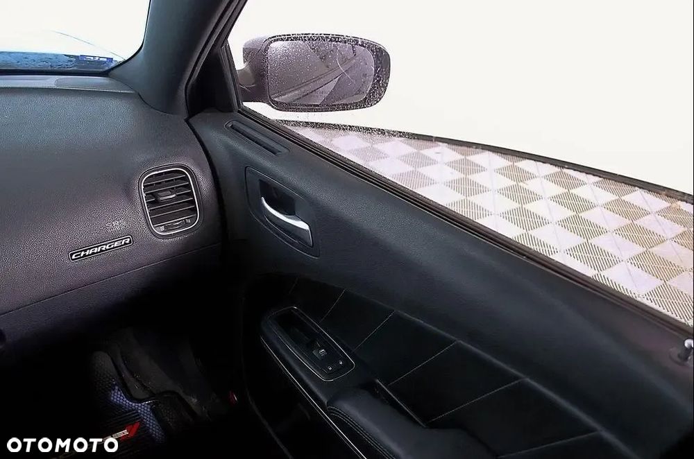Dodge Charger - 7