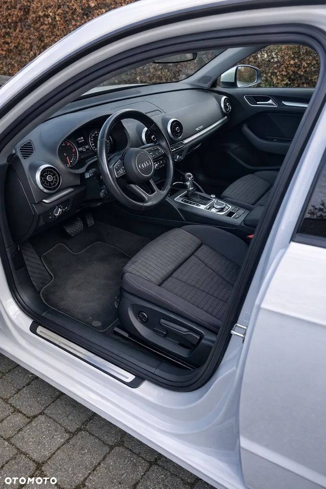 Audi A3 Sportback 2.0 TDI S tronic design - 5