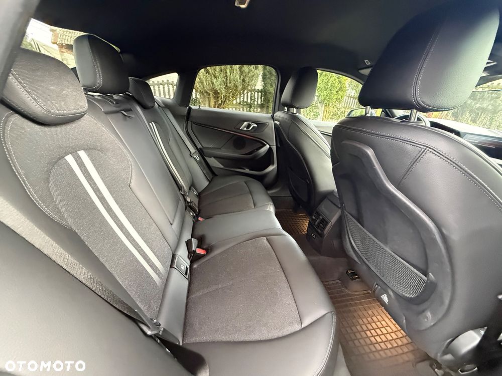 BMW Seria 2 220d Sport Line sport - 24