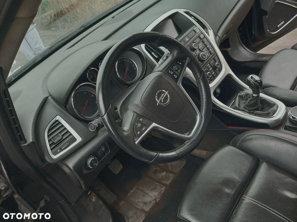 Opel Astra 2.0 CDTI DPF Cosmo - 9