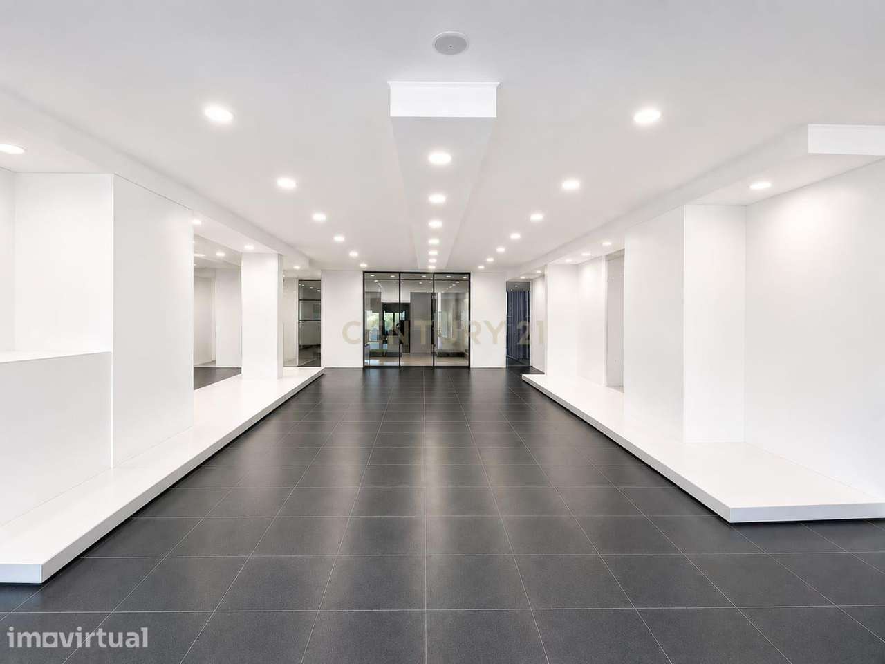 Loja 520m2, no eixo Lisboa–Oeiras–Sintra, com possibilidade garagens - Grande imagem: 2/27