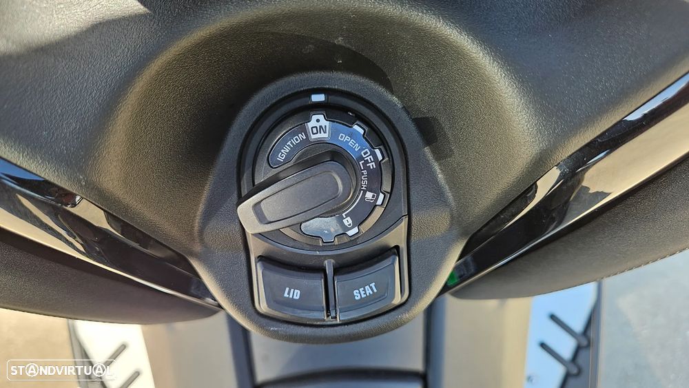 Yamaha X-Max Tech max - 20
